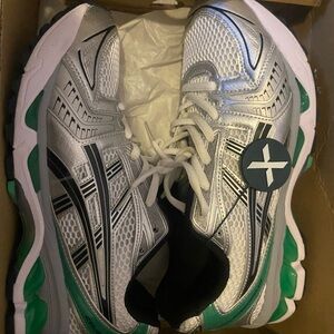 ASICS kayano in green and white